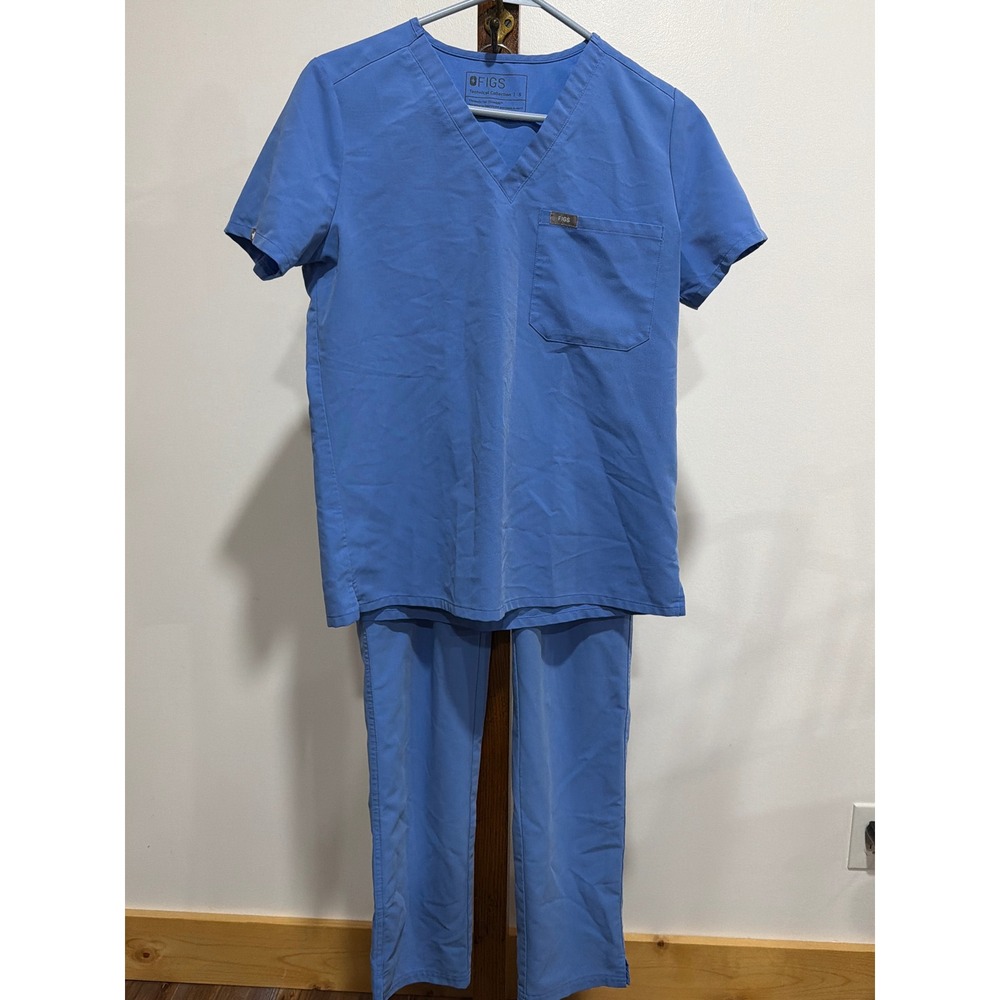 FIGS Technical Collection Scrub Set Women S Top ST Pants Ceil Blue V-Neck Cargo